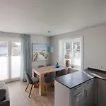 Rantum Dorf - Ferienappartments Im Reetdachhaus 1& 2 Sylt
