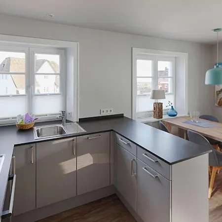 Rantum Dorf - Ferienappartments Im Reetdachhaus 1& 2 شقة *