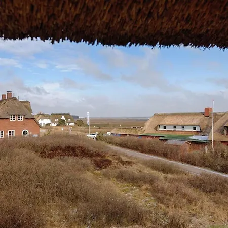 Апартаменты Rantum Dorf - Ferienappartments Im Reetdachhaus 1& 2 *