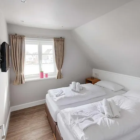 Апартаменты Rantum Dorf - Ferienappartments Im Reetdachhaus 1& 2