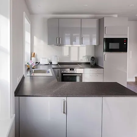 Rantum Dorf - Ferienappartments Im Reetdachhaus 1& 2 Sylt