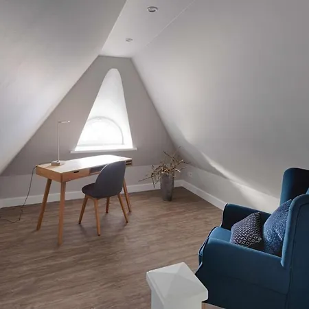 Rantum Dorf - Ferienappartments Im Reetdachhaus 1& 2 * Sylt