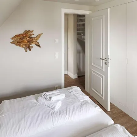 Rantum Dorf - Ferienappartments Im Reetdachhaus 1& 2 Sylt