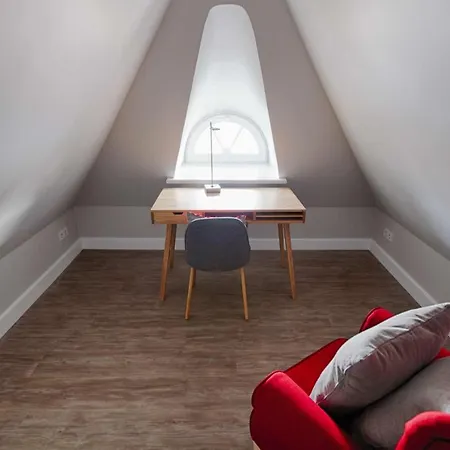 Rantum Dorf - Ferienappartments Im Reetdachhaus 1& 2 *