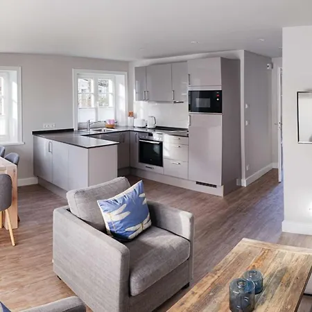 Rantum Dorf - Ferienappartments Im Reetdachhaus 1& 2