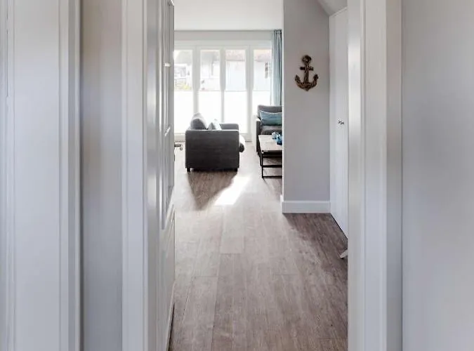 Rantum Dorf - Ferienappartments Im Reetdachhaus 1& 2