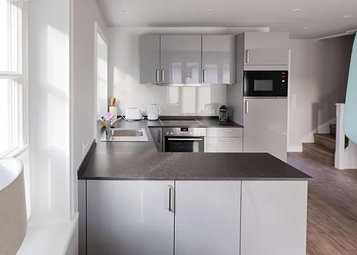 Rantum Dorf - Ferienappartments Im Reetdachhaus 1& 2 Sylt