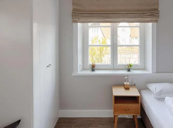 Апартаменты Rantum Dorf - Ferienappartments Im Reetdachhaus 1& 2